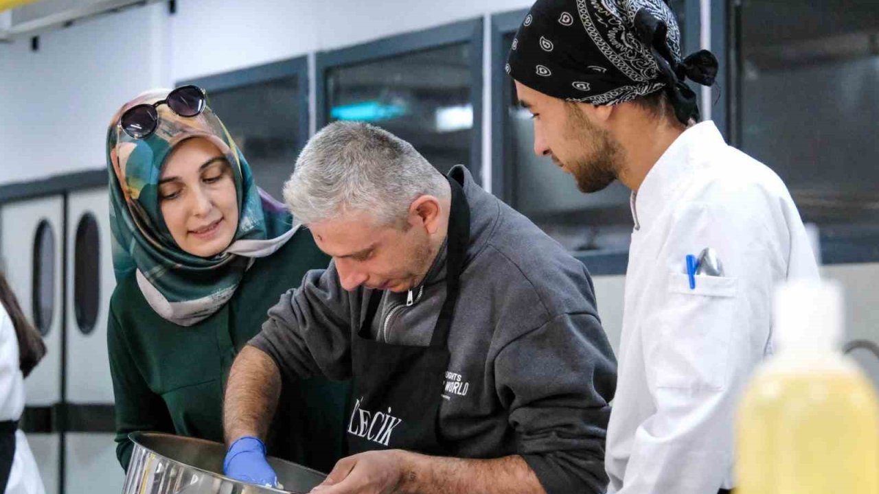 Bilecik’te özel ihtiyaçlı bireyler pasta ve tatlı yaptı