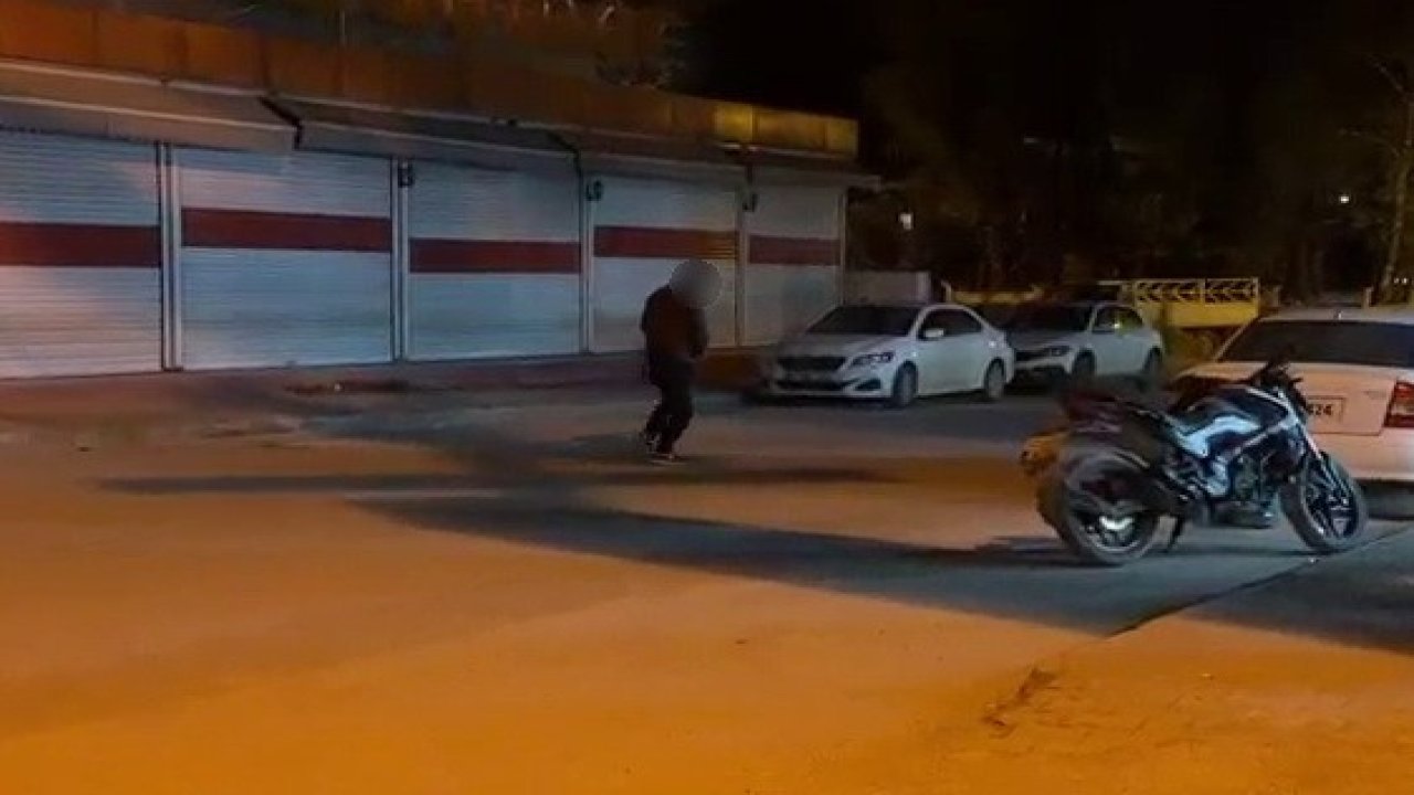Madde bağımlısı yolun ortasında yalpalayarak ilerledi