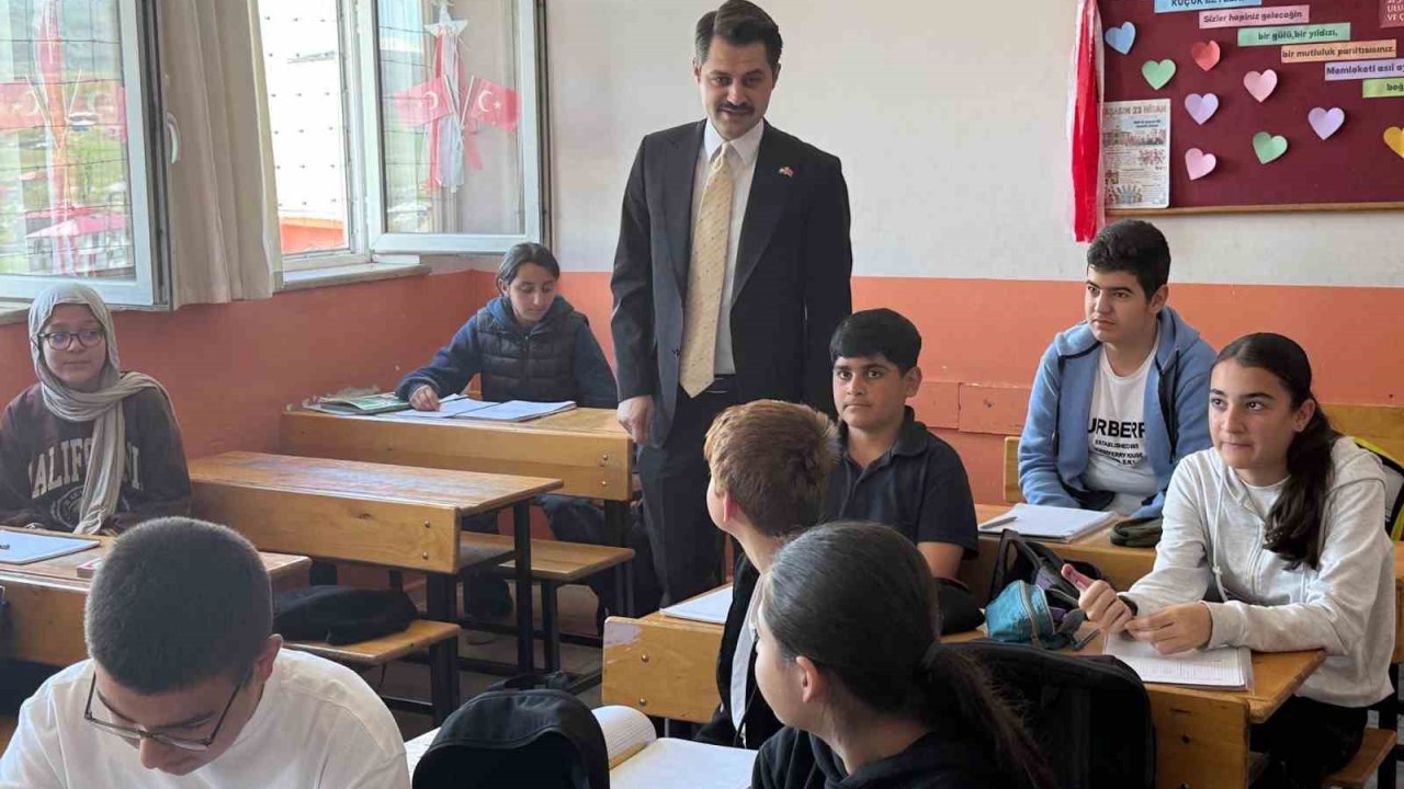 Tuzluca kaymakamı Abdüllatif Yılmaz’dan okul ziyareti