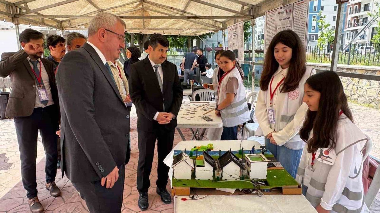İskenderun’da TÜBİTAK bilim fuarı