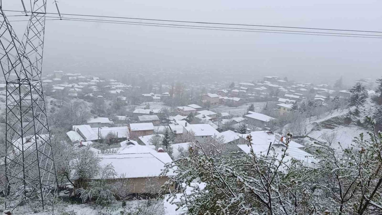 Adana’da mayısta kar sürprizi
