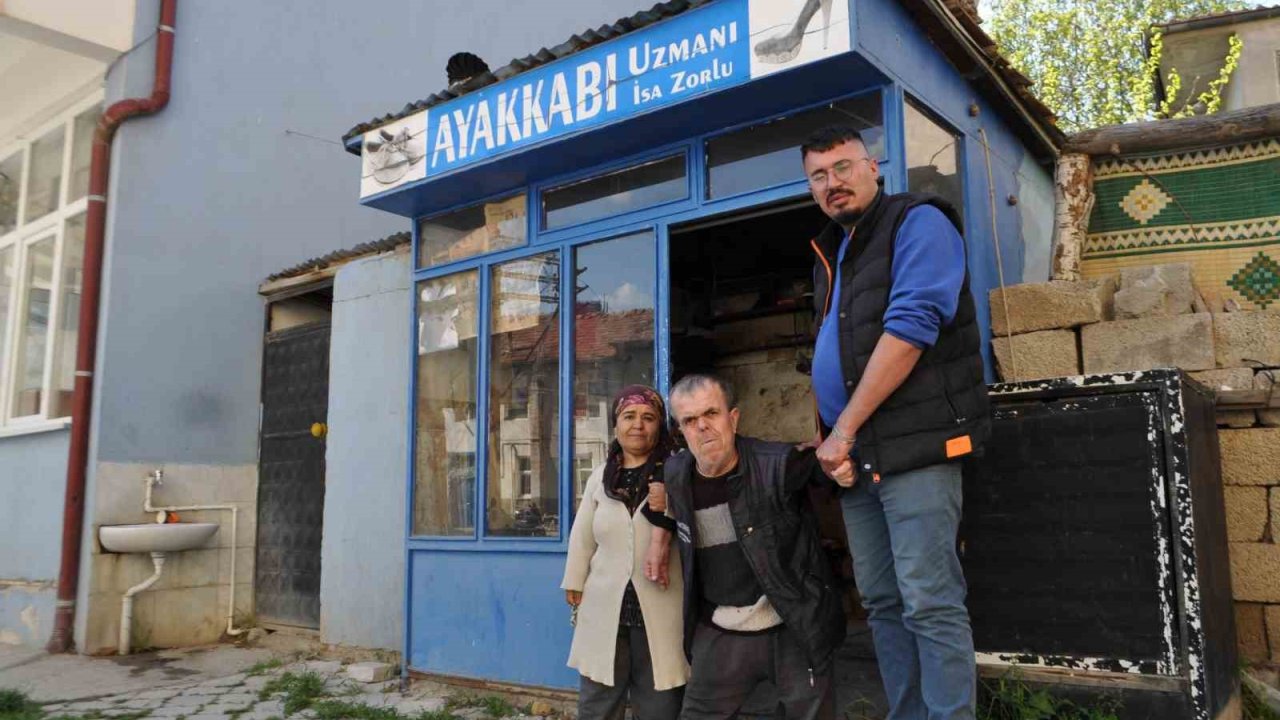 2 metrekarede yarım asırlık hayat mücadelesi: Akondroplazi hastası usta, ayakkabıcılıkla hayata tutundu