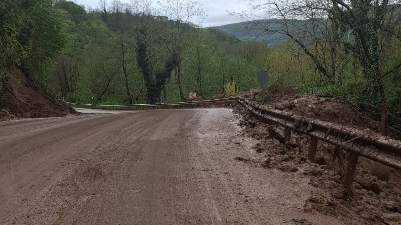 Ordu’da heyelan nedeniyle kapanan yol ulaşıma açıldı