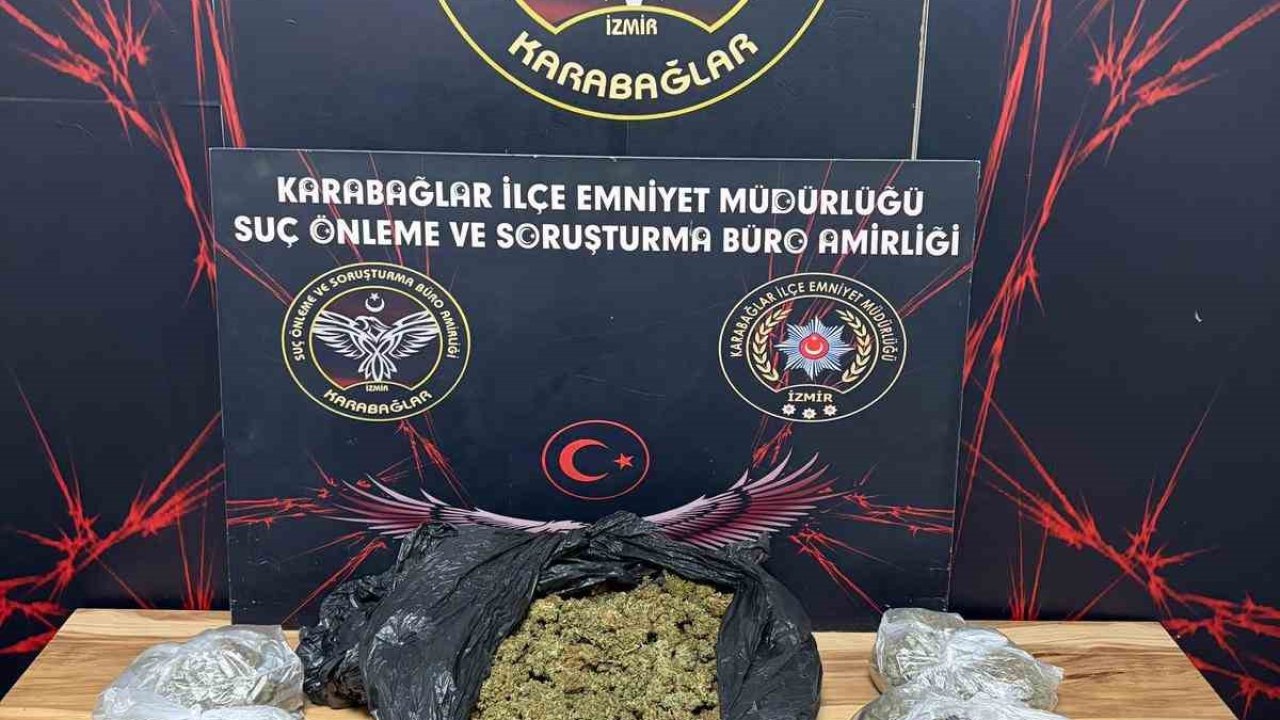 İzmir’de motosikletle uyuşturucu sevkiyatı yapan 3 şüpheli kovalamaca sonucu yakalandı
