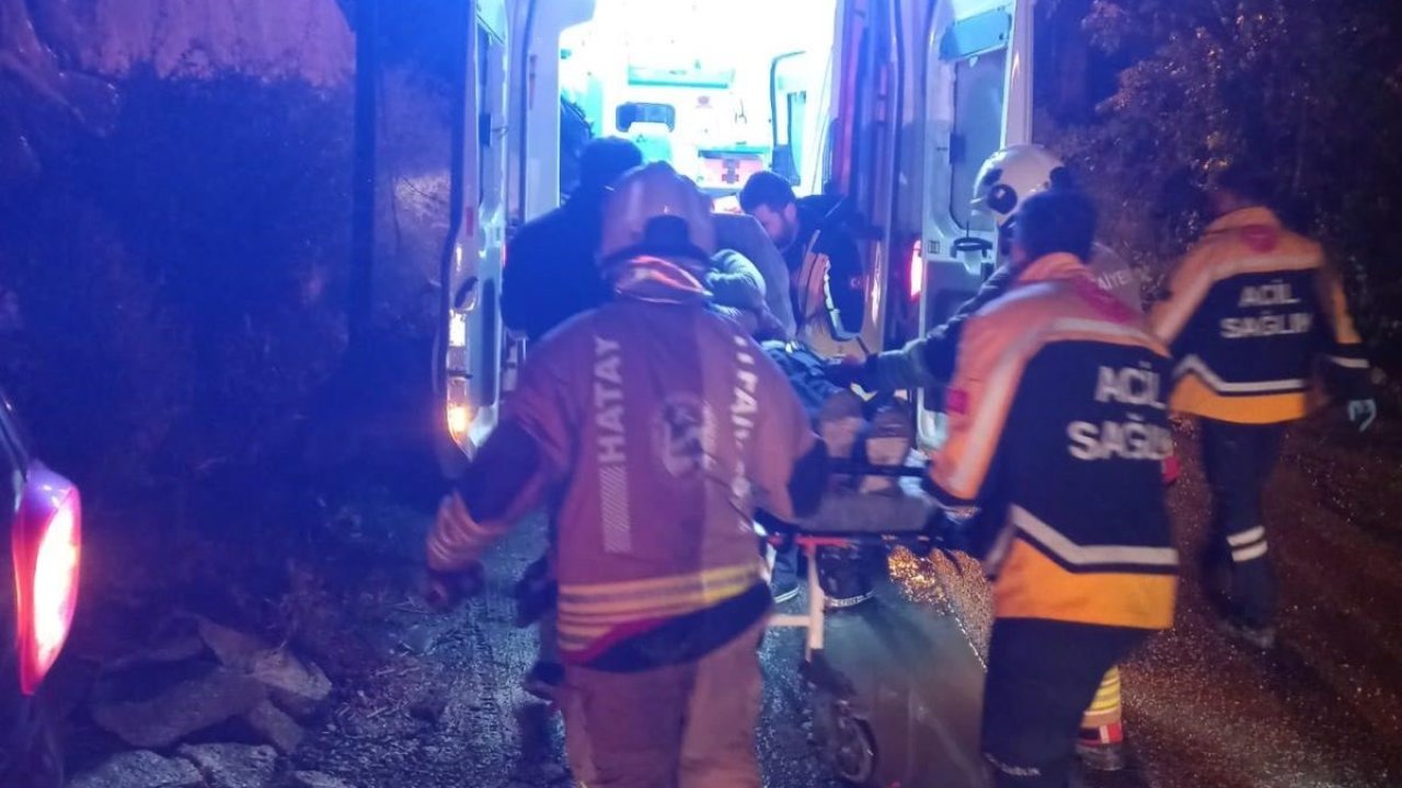 Samandağ’da şarampole devrilen otomobilin sürücüsü yaralandı