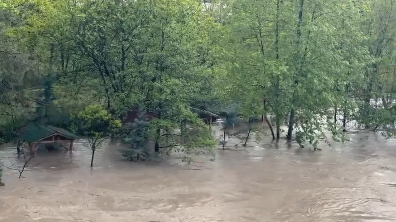 Tokat’ta yazın serinleten kamelyalar sular altında kaldı
