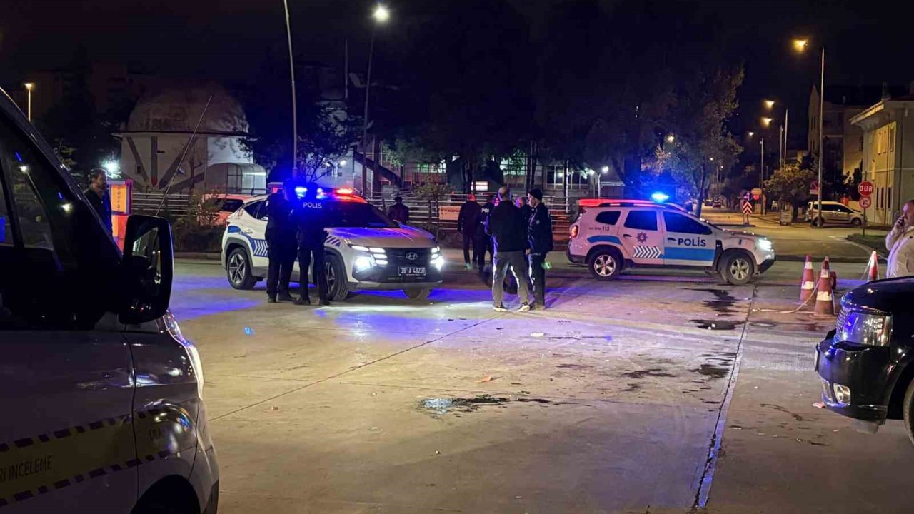 Akaryakıt istasyonun da bıçaklı kavga: 1 ölü, 2 yaralı