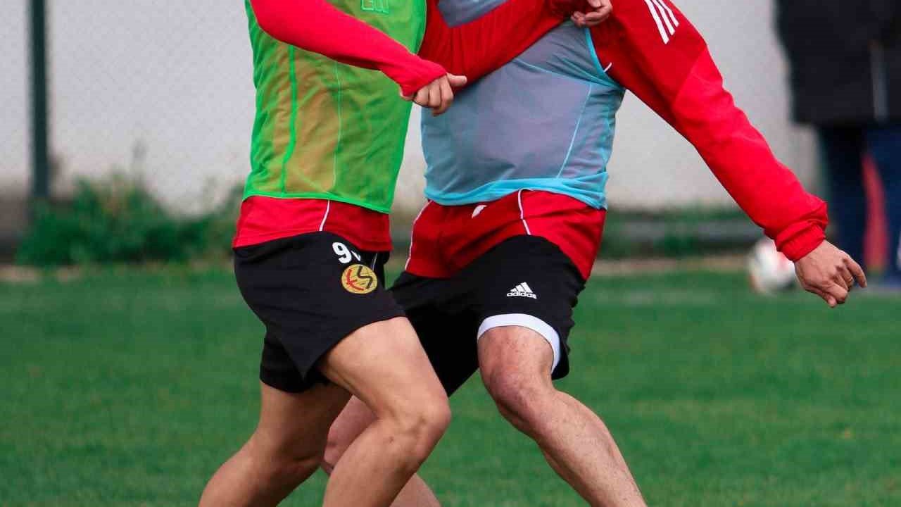 Eskişehirspor, Ayvalıkgücü Belediyespor maçı için hazırlanıyor