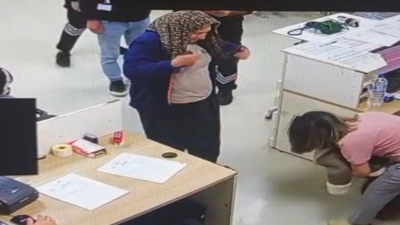 Hastane kantininde boğazına şeker kaçan Mina’yı hemşire kurtardı