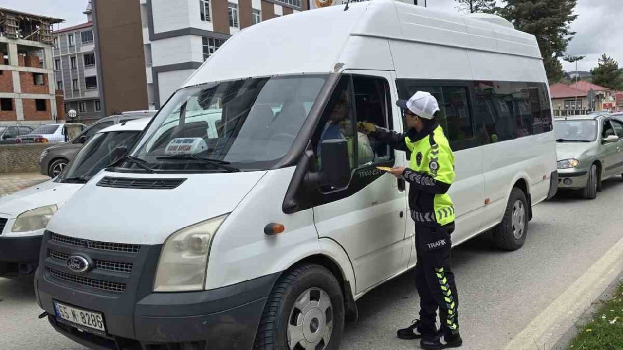 Kavak’ta trafik ekiplerinden bilinçlendirme çalışması