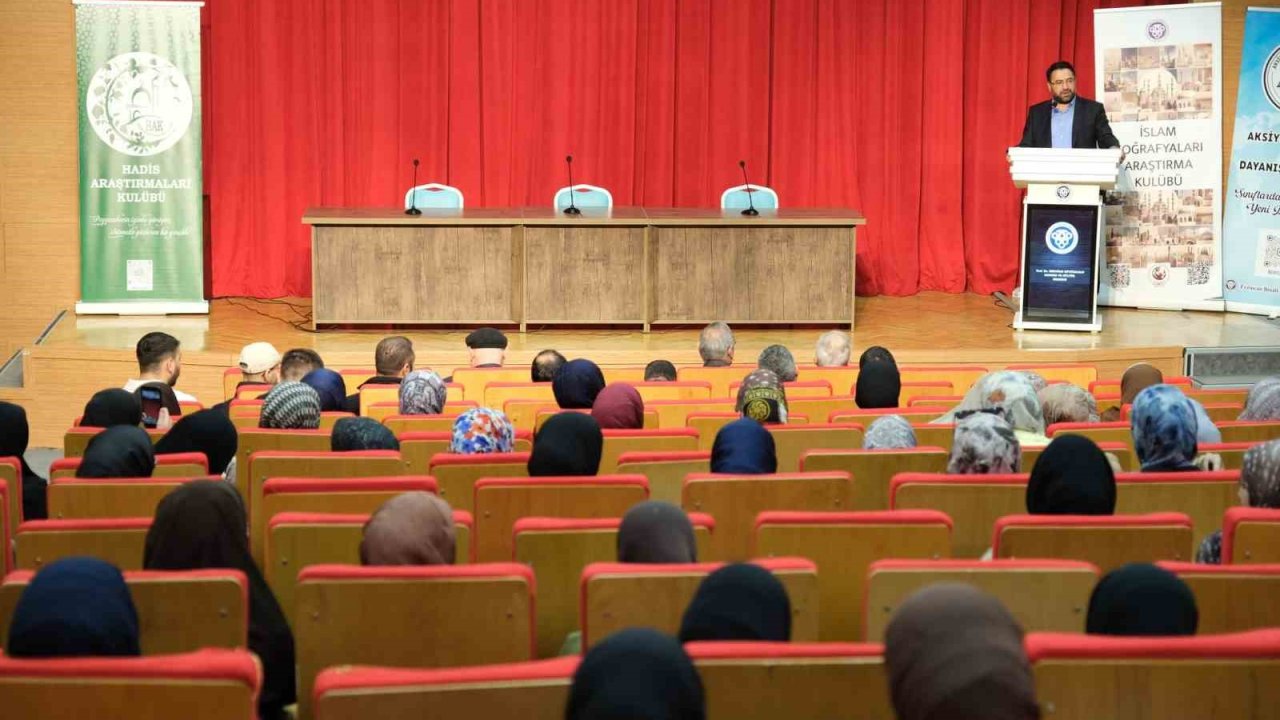 Sosyal medyanın bilinçli kullanımı Erzincan’da ele alındı