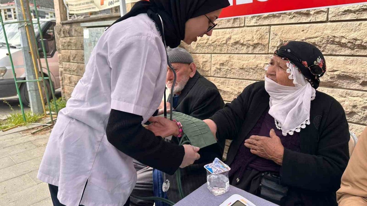 Maarifin kalbinde marifetli gençlik tansiyon ölçtü