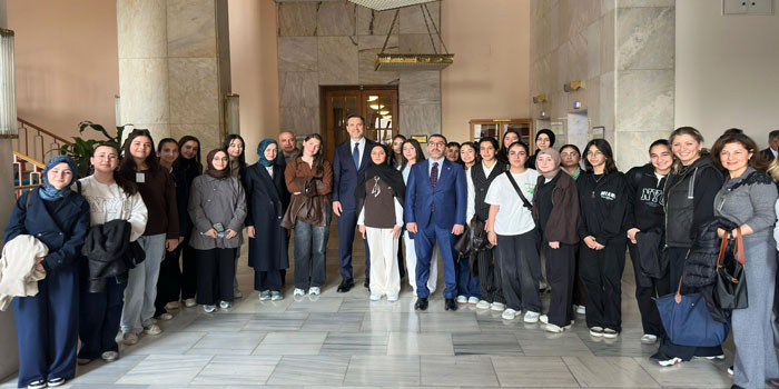 AK Parti Kars Milletvekili Adem Çalkın Karslı Öğrencileri Meclis’te Ağırladı