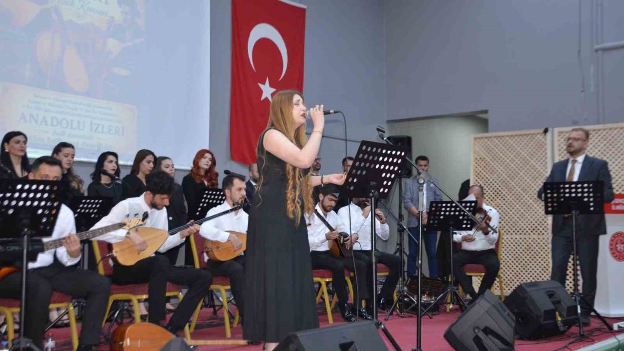 Bulanık’ta "Anadolu İzleri Halk Konseri" büyük ilgi gördü