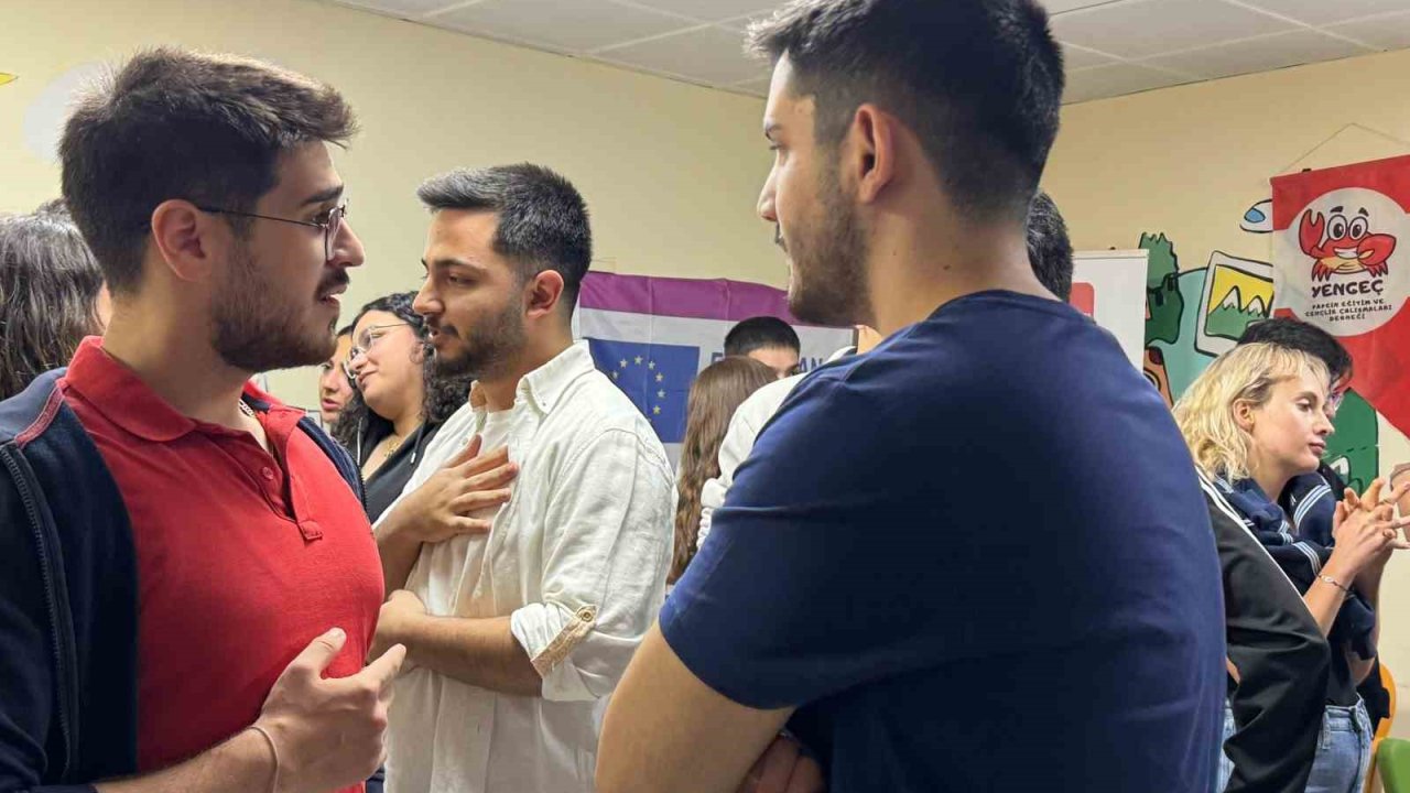 Menteşe’de kültür köprüsü: Gençler İngilizceyi yaşayarak öğreniyor