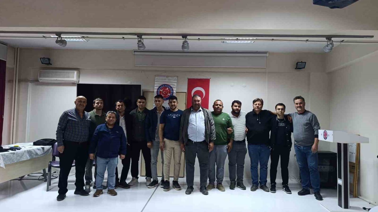 Sınavı geçen Buldanlı avcılar sertifika almayı hak kazandı