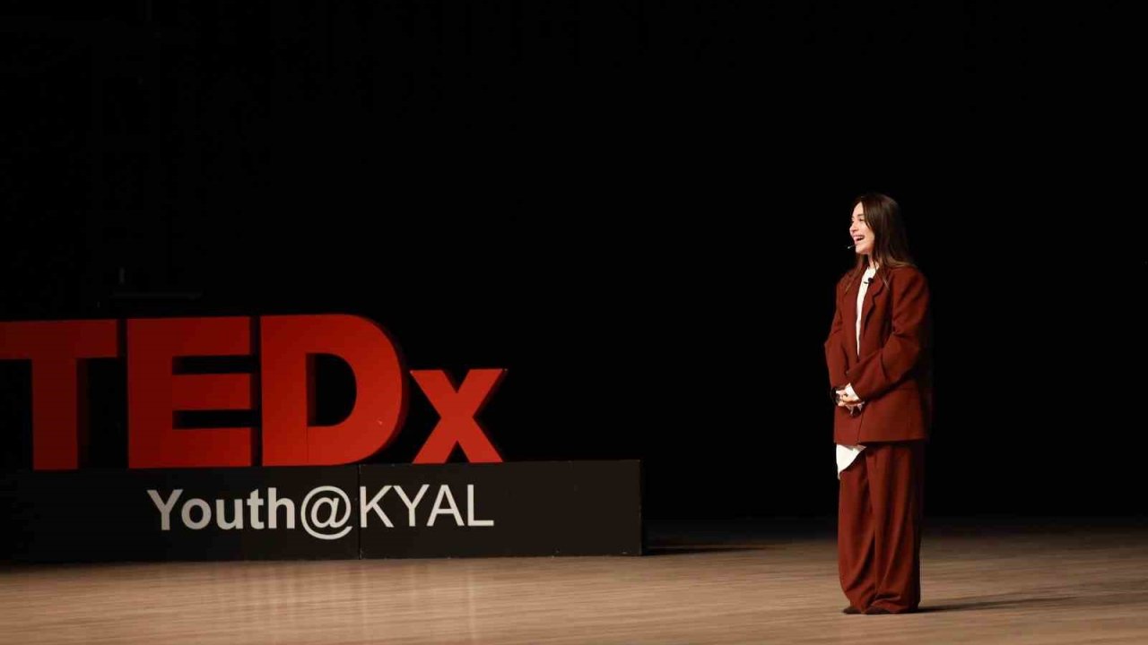 Afra’nın milyonlarca dinlenen şarkısının hikayesi şaşırttı