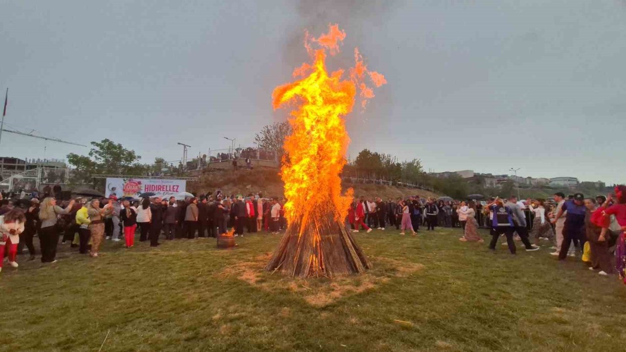 Kakava ateşi Tekirdağ’ı sardı: Baharı danslarla karşıladılar