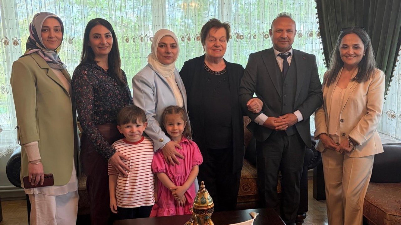 Minik yüreklerden Şükran Teyze’ye duygu dolu anneler günü