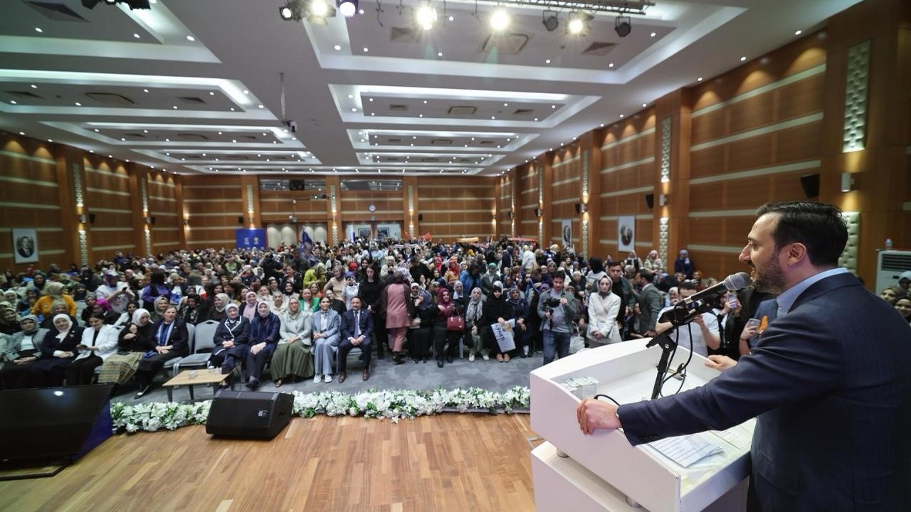 Cumhurbaşkanı Erdoğan, AK Parti İstanbul İl Kadın Kolları Danışma Meclisi’ne telefonla bağlandı