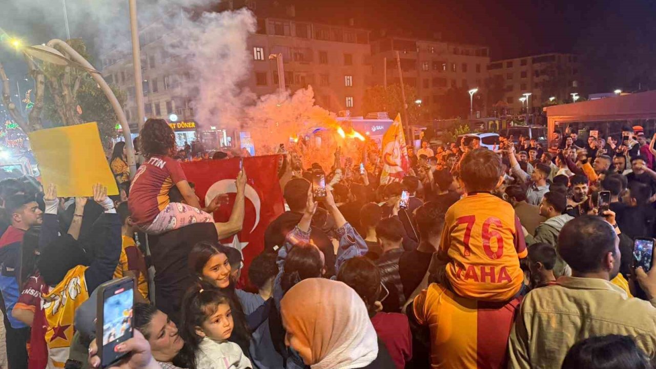Galatasaray’ın şampiyonluğu Iğdır’da taraftarları sokağa döktü