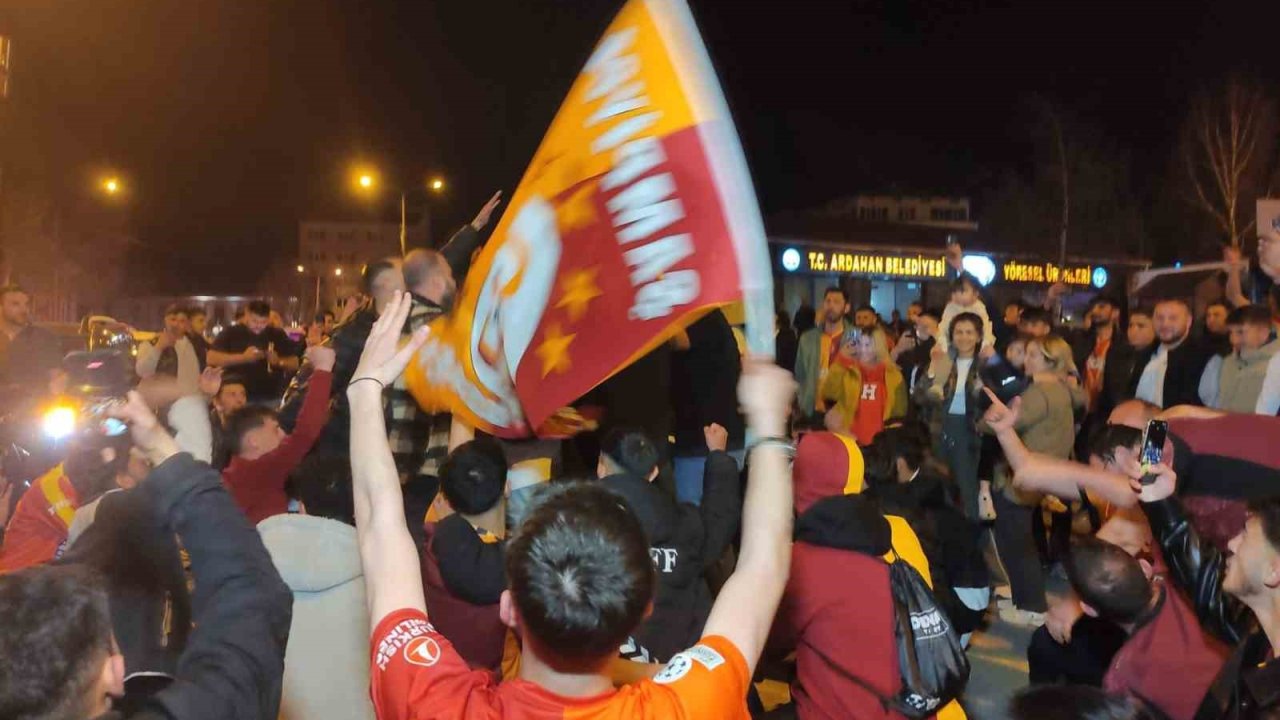 Ardahan’da Galatasaray’ın şampiyonluk sevinci yaşandı