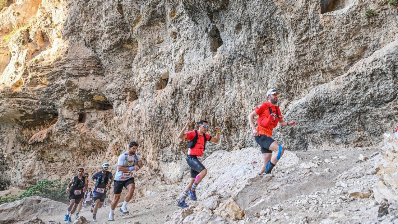 Mersin’de Ultra Maraton heyecanı: Sporcular antik kentler arasında yarıştı