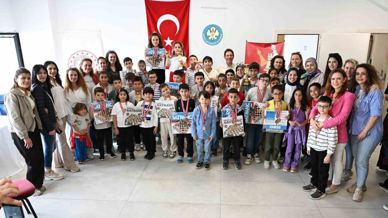 Minik satranççılar Manisa’da yarıştı