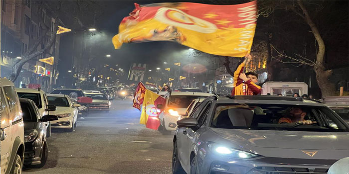 Kars’ta sarı-kırmızı gece