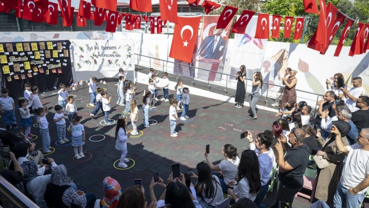 Mersin’de ’Anneler Günü’ çocukların kahkahalarıyla kutlandı