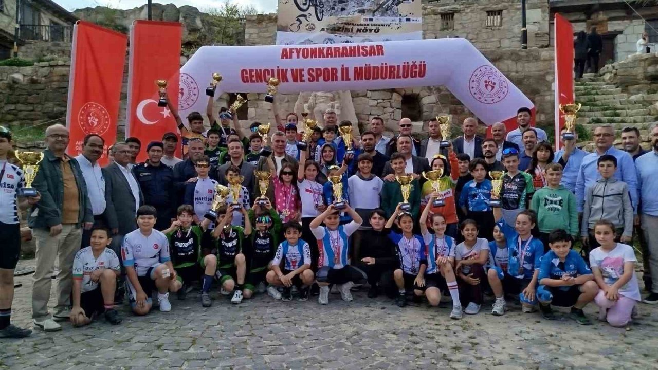 Akhisarlı pedallar Afyon’da zirve yaptı