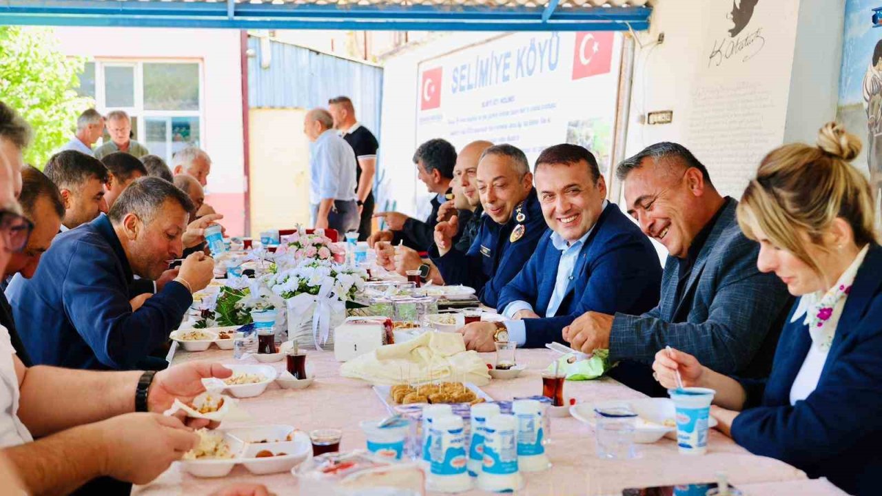 Vali Sözer Hıdırellez şenliklerinde vatandaşlarla buluştu