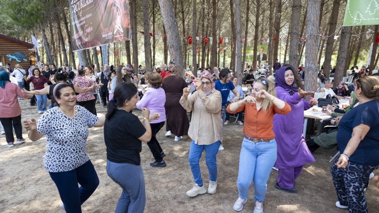 Mersin’de anneler günü şenlik havasında geçti