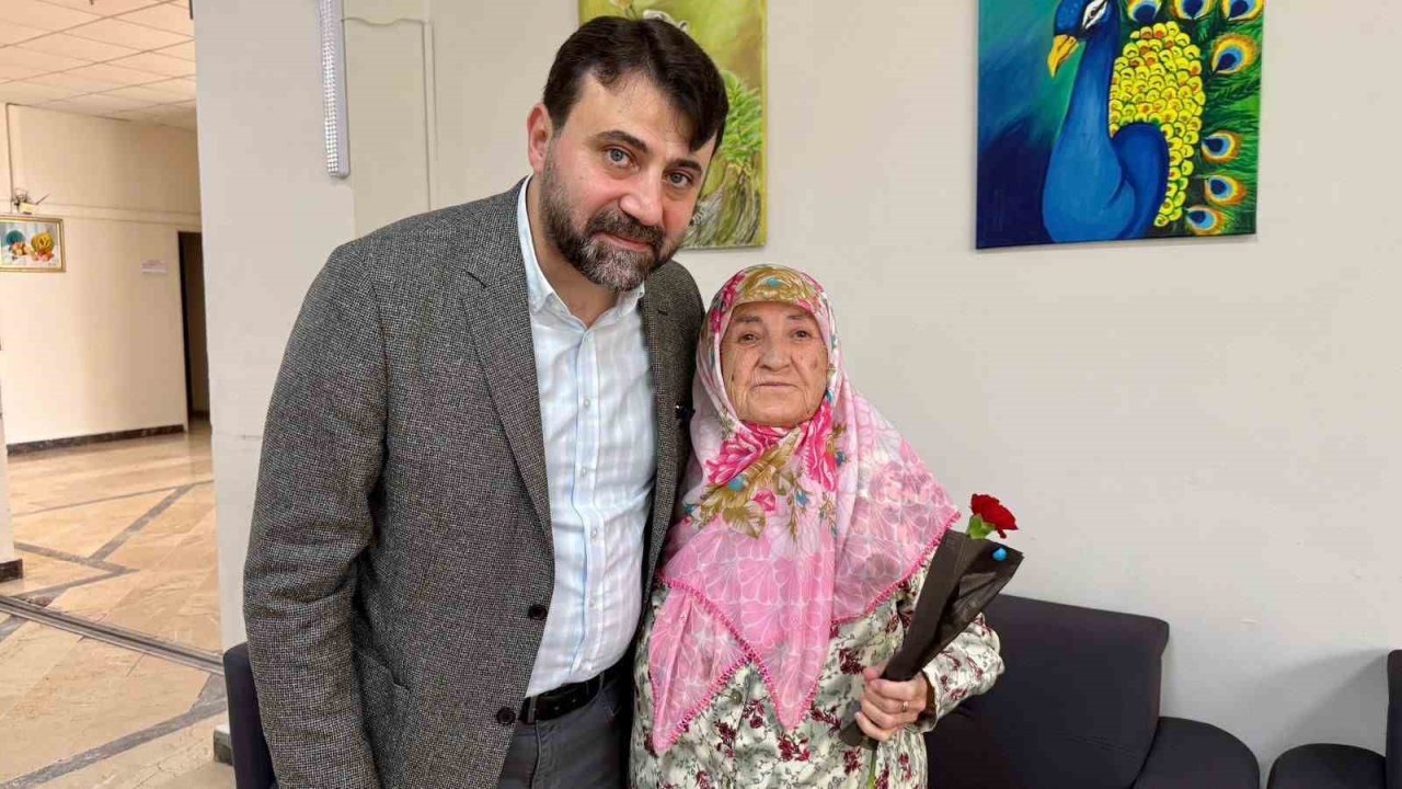 AK Parti heyetinden Anneler Günü’nde huzurevi ziyareti