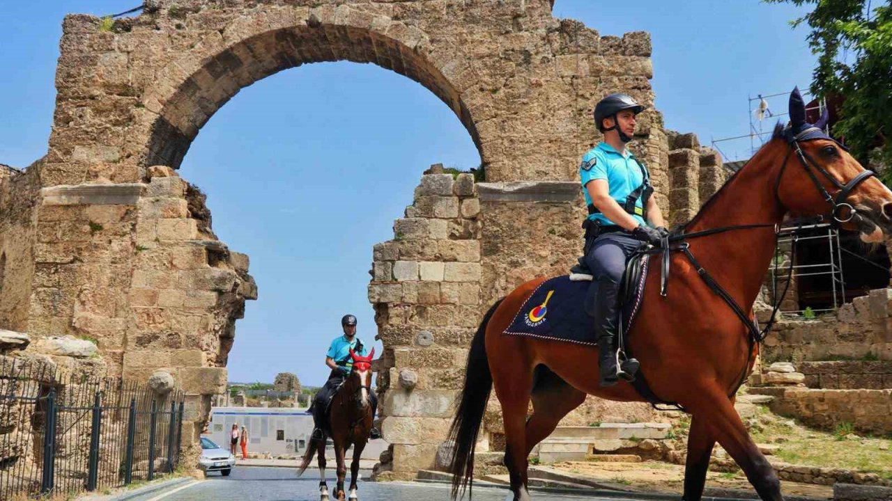 Side Antik Kenti’nde Atlı Jandarma Timleri göreve başladı
