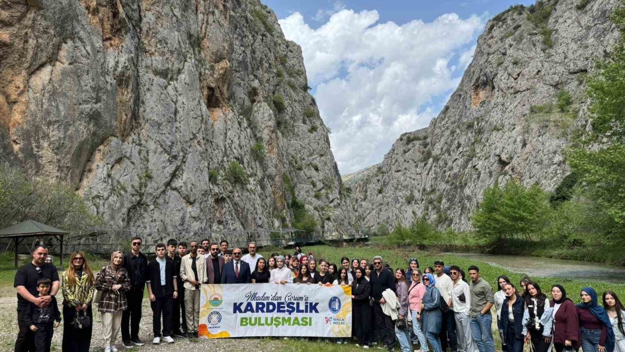 İlkadımlı gençlerden Çorum’a kültür ve doğa gezisi