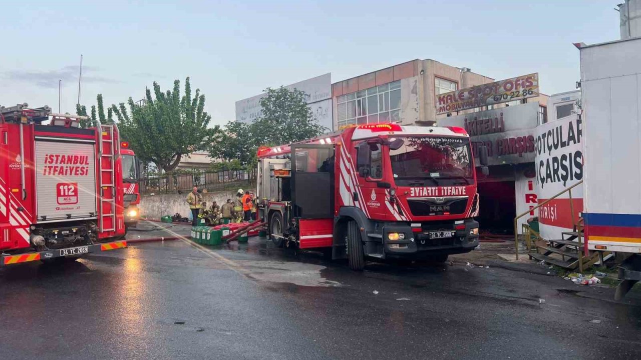 Başakşehir’de parfüm imalatı tesisinde çıkan yangın 8. saatinde söndürüldü