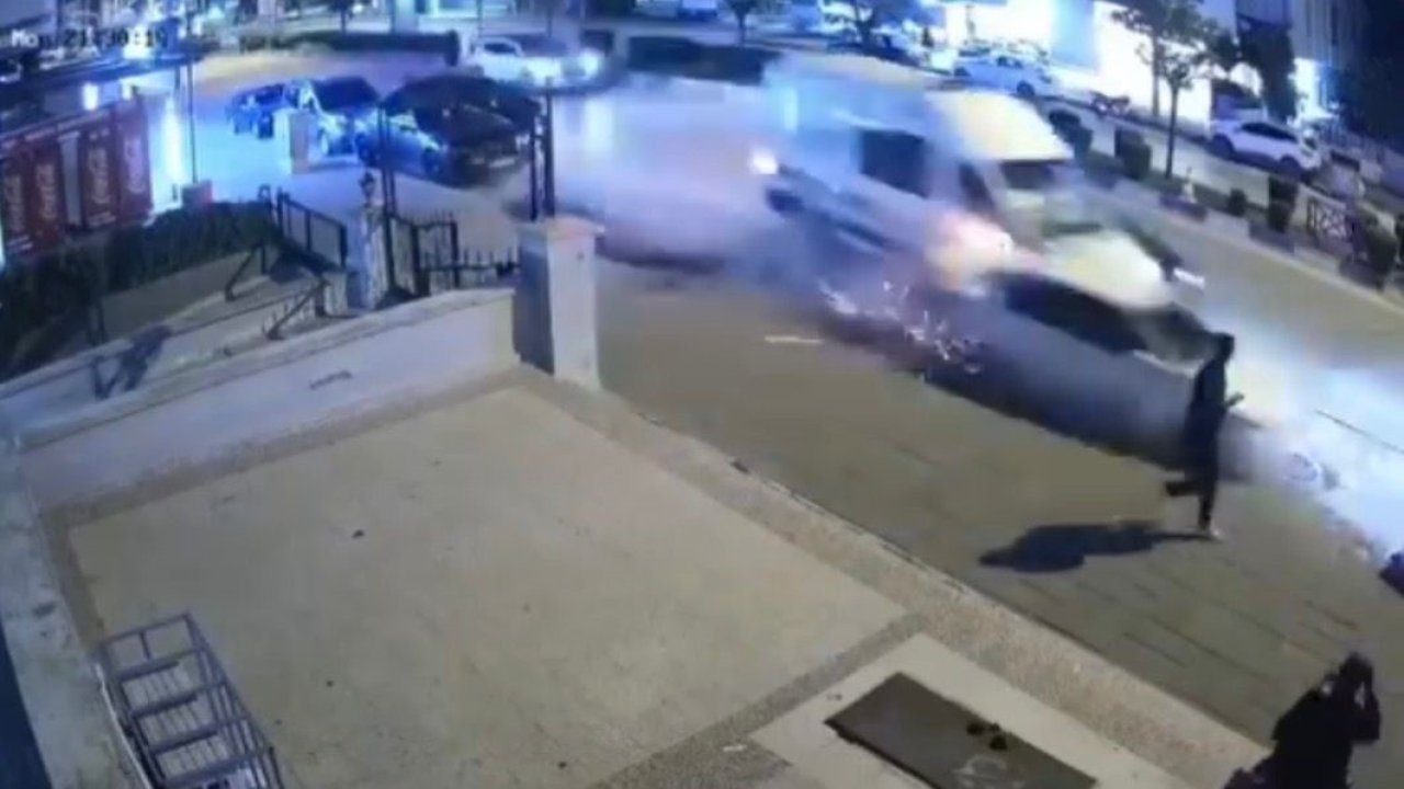 Gaziantep’te ambulansın karıştığı zincirleme kazada 3 kişi yaralandı