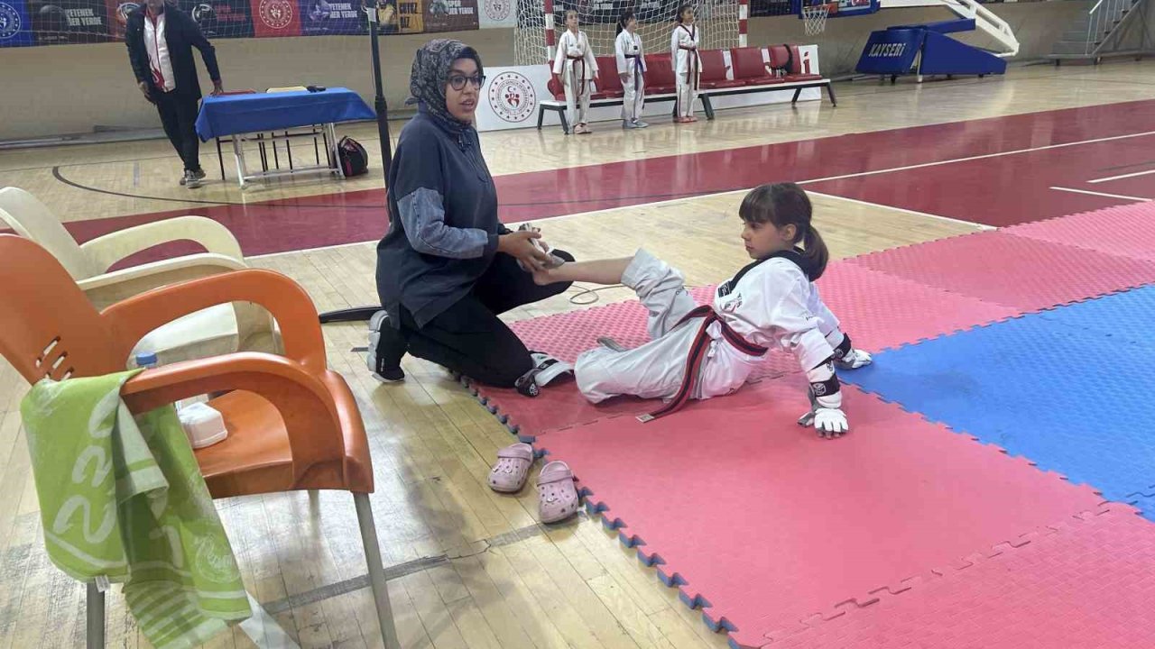 Minikler Taekwondo İl Müsabakaları yapıldı