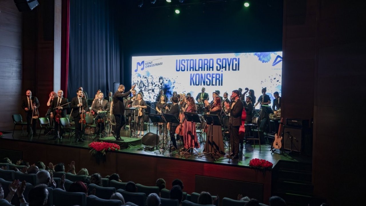 Mersin Kent Orkestrası’ndan nostalji dolu konser