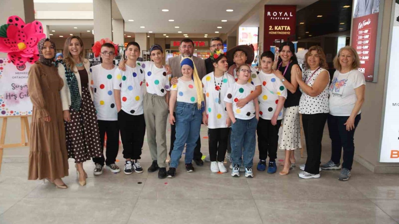Özel öğrencilerin eserleri beğeni topladı