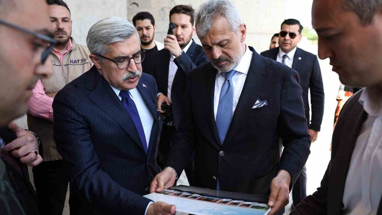 Başkan Öntürk, Reyhanlı’daki otogar projesini inceledi