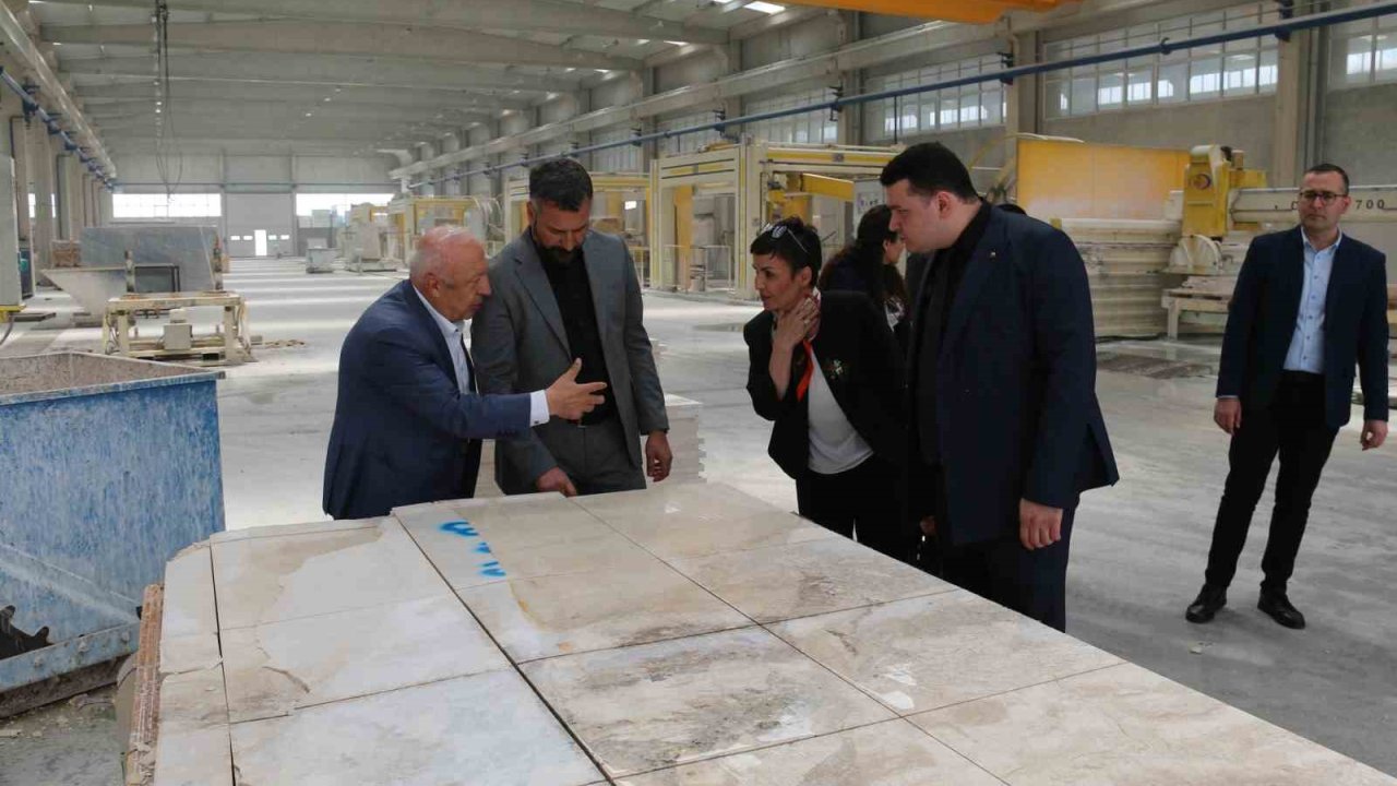 Eskipazar sarı traverten taşı için Afyon’da inceleme gezisi