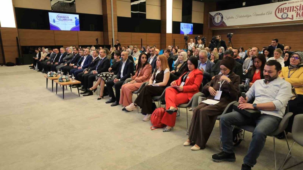 Sağlık-Sen Genel Başkanı Doğan: "Dünyanın birçok ülkesi Türk hemşiresinin bilgi birikimine ilgi gösteriyor