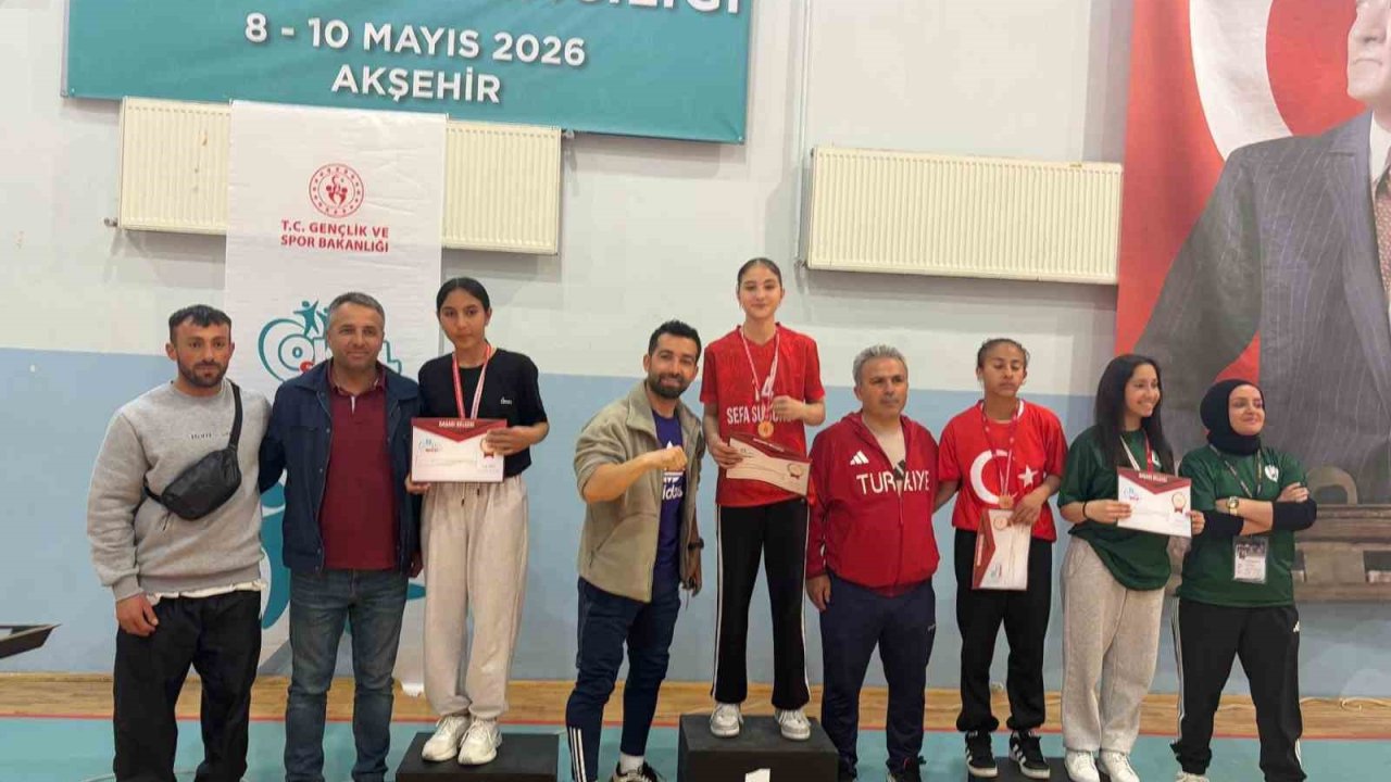 Çifte şampiyon Sudenaz’dan Manisa’ya gurur