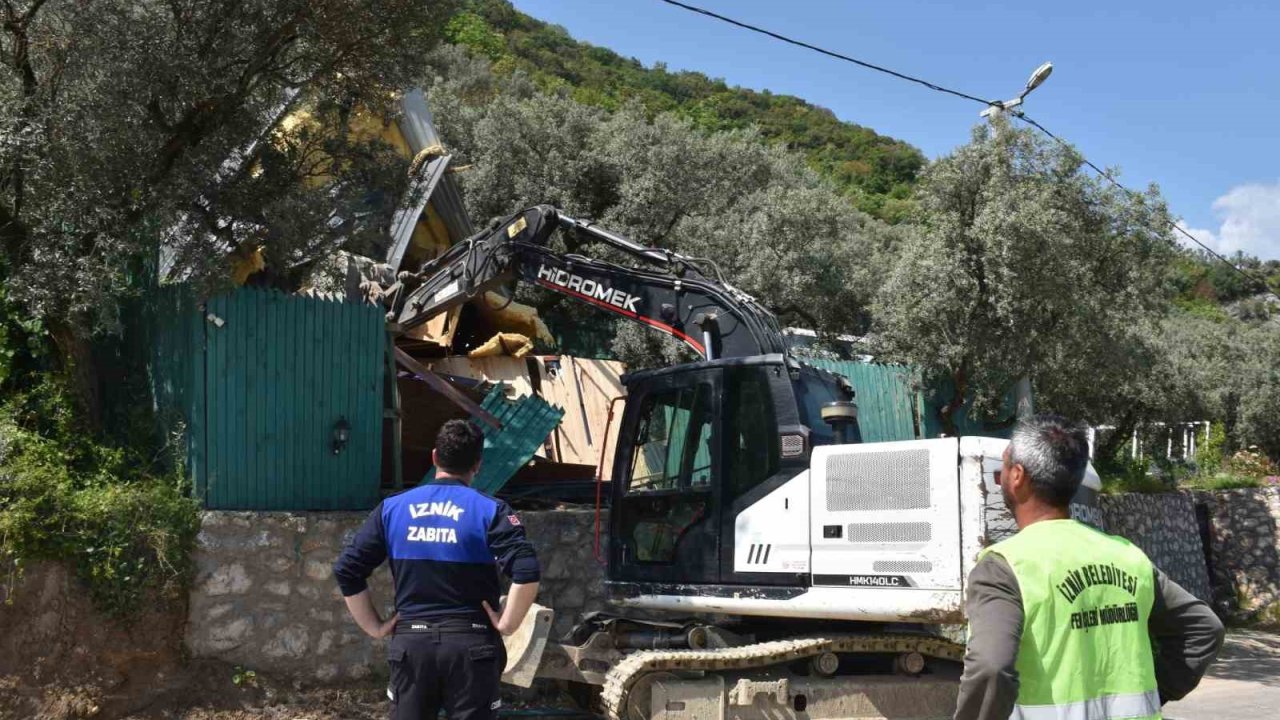 İznik’te kaçak yapıya yer yok