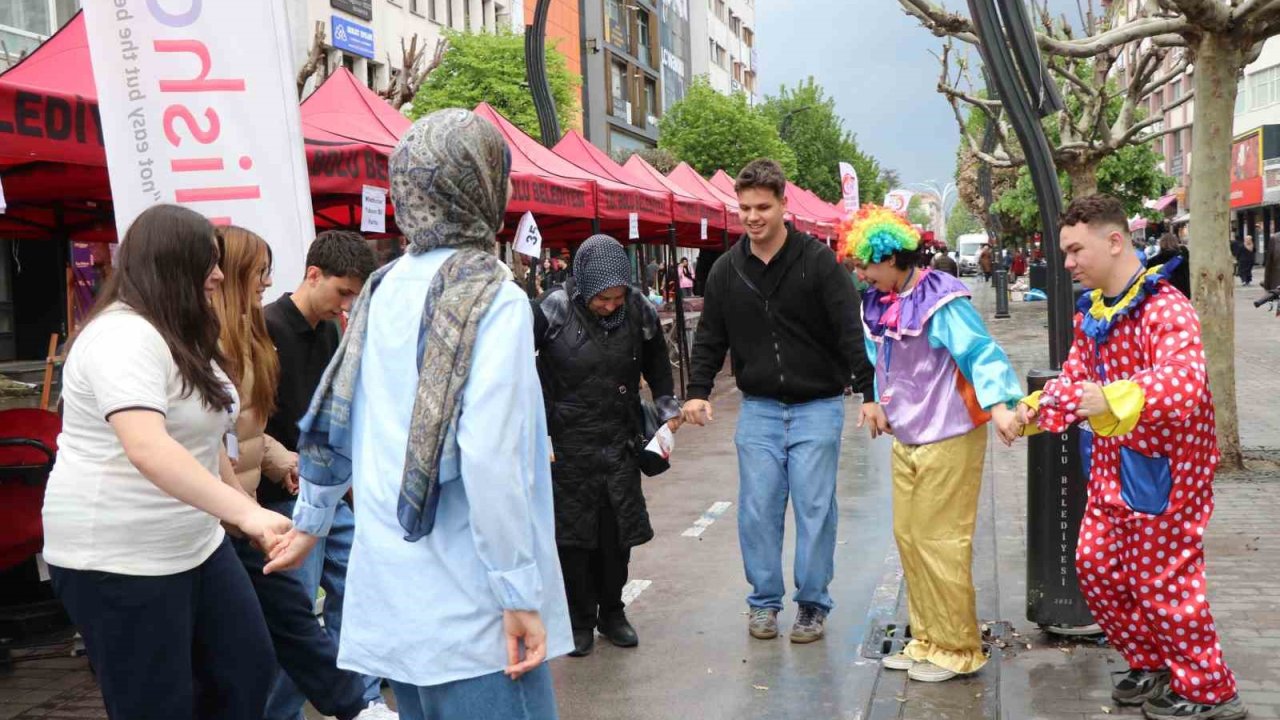 Bolu’da dolu sonrası vatandaşlar halay çekti