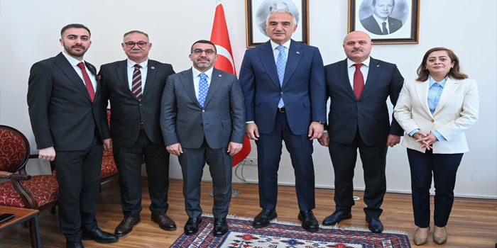 AK Parti Kars Milletvekili Adem Çalkın ve AK Parti Heyetinden Bakan Ersoy’a Ziyaret