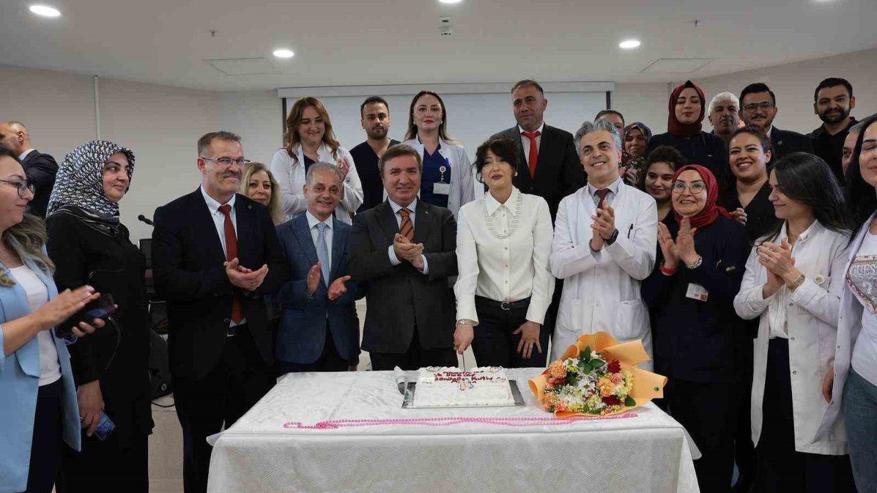 Mengücek Gazi Hastanesi’nde "Ebeler ve Hemşireler Haftası" kutlandı