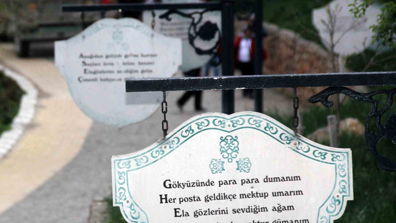 Kemaliye’nin duygu yüklü manileri Apçağa’da yaşatılıyor
